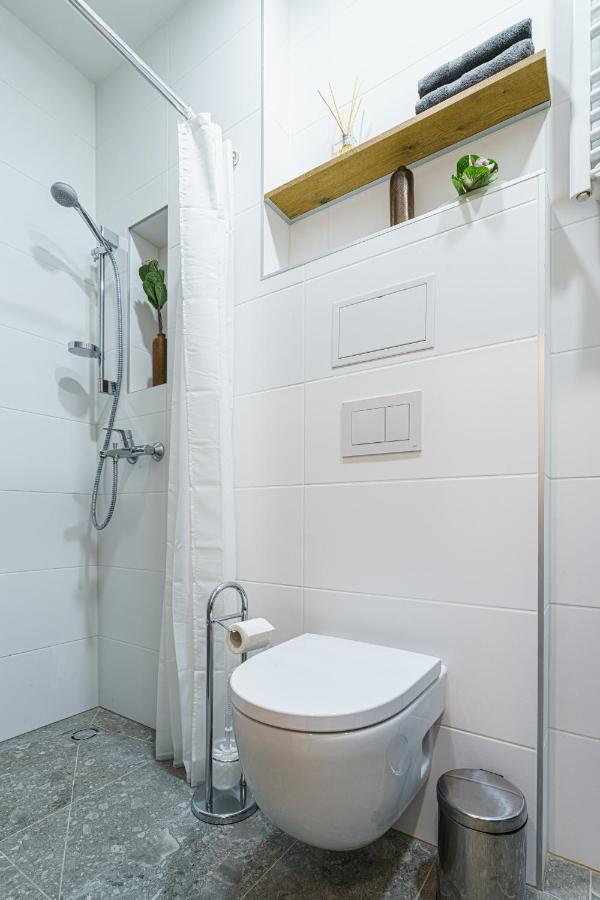 Modern Rustic In Center-Prime Rentals Kaunas Exterior photo